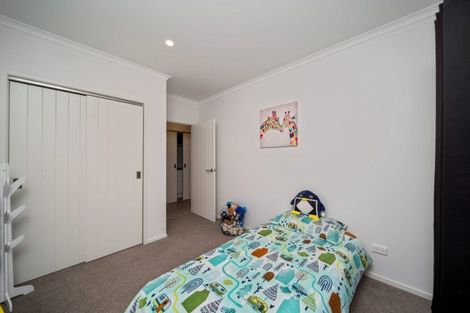 Photo of property in 5a Tupuhi Place, Highlands Park, New Plymouth, 4312