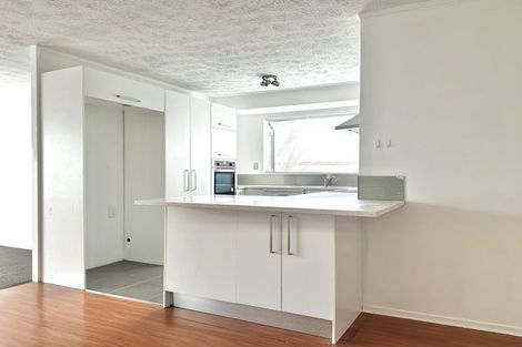 Photo of property in 2/44 Darren Crescent, Half Moon Bay, Auckland, 2012