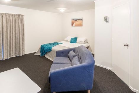 Photo of property in 35 Jones Crescent, Melville, Hamilton, 3206