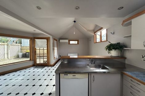 Photo of property in 7a Hawker Street, Mount Victoria, Wellington, 6011