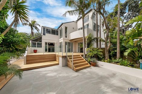 Photo of property in 1/2 Hauraki Road, Hauraki, Auckland, 0622