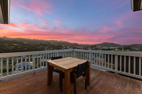 Photo of property in 8 Bluejacket Place, Whitby, Porirua, 5024