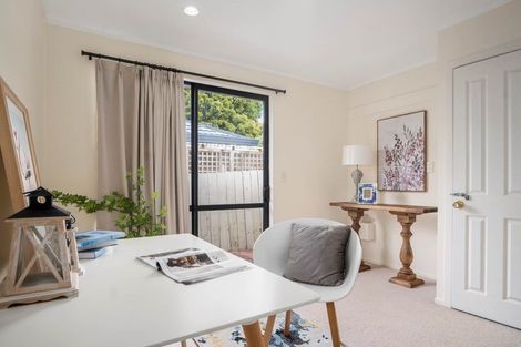Photo of property in 1/17 Bond Crescent, Forrest Hill, Auckland, 0620