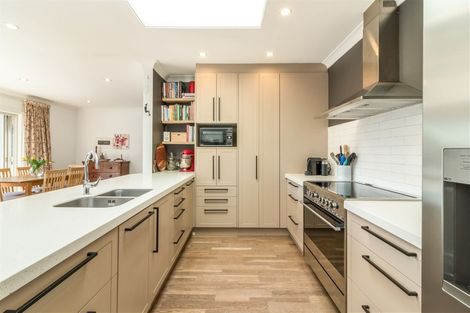 Photo of property in 36 Bryndwr Road, Fendalton, Christchurch, 8052