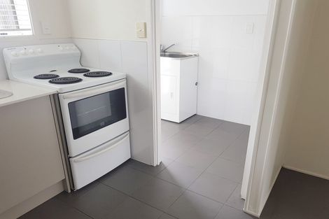 Photo of property in 3/25 Widmore Drive, Massey, Auckland, 0614