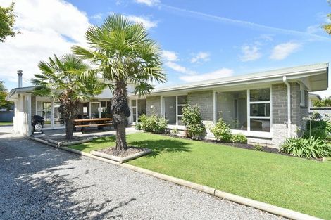 Photo of property in 32 Ashgrove Street, Rangiora, 7400