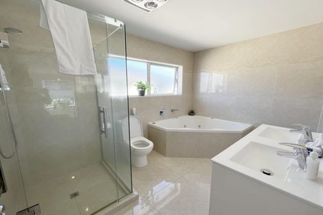 Photo of property in 13 Cranford Drive, Flat Bush, Auckland, 2019