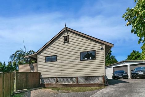 Photo of property in 24 Claverdon Drive, Massey, Auckland, 0614