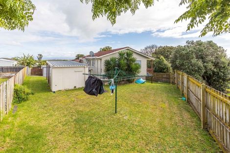 Photo of property in 2/6 Bundena Place, Clendon Park, Auckland, 2103