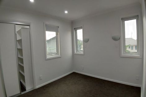 Photo of property in 36 Trias Road, Totara Vale, Auckland, 0629