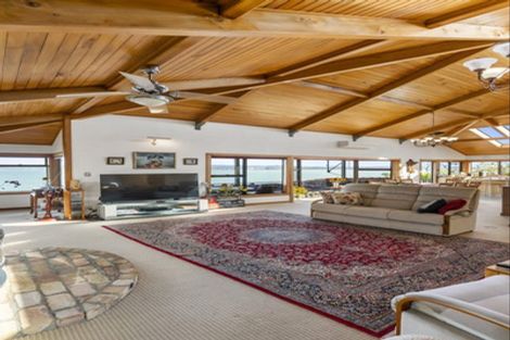 Photo of property in 16 Brigantine Drive, Beach Haven, Auckland, 0626