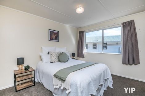 Photo of property in 68 Colchester Crescent, Newlands, Wellington, 6037