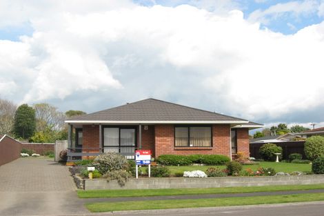 Photo of property in 4 Boulevard Drive, Merrilands, New Plymouth, 4312