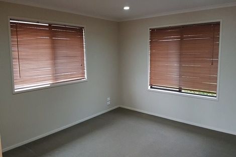 Photo of property in 20 Chesterton Terrace, Henderson, Auckland, 0612