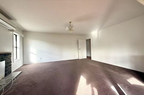 Photo of property in 6 Durham Street, Te Atatu Peninsula, Auckland, 0610