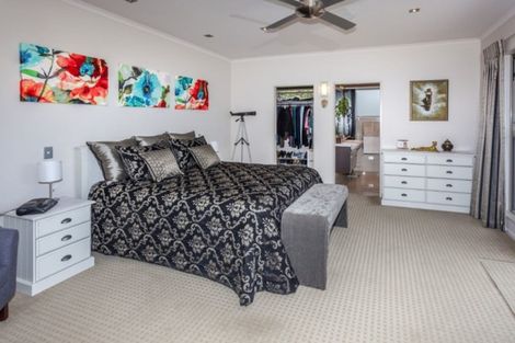 Photo of property in 221 Onemana Drive, Onemana, Whangamata, 3691