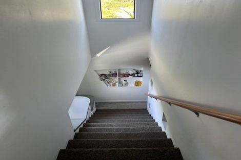 Photo of property in 22 Capilano Place, Glenfield, Auckland, 0629