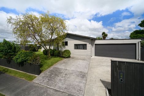 Photo of property in 1 Kimberley Grove, Westbrook, Palmerston North, 4412