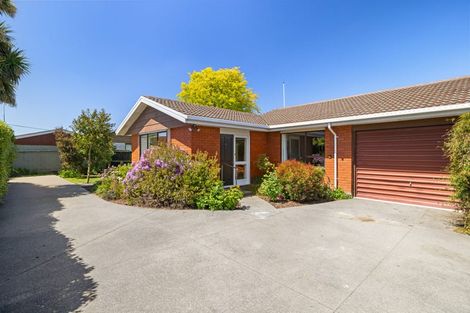 Photo of property in 2/127 Reynolds Avenue, Bishopdale, Christchurch, 8053