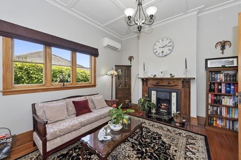 Photo of property in 106 Forest Lake Road, Forest Lake, Hamilton, 3200