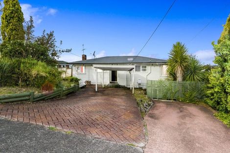 Photo of property in 70 Chivalry Road, Glenfield, Auckland, 0629