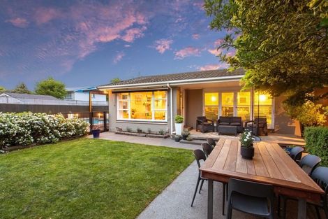 Photo of property in 2 Bullock Place, Ilam, Christchurch, 8041