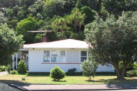 Photo of property in 5 Melrose Road, Island Bay, Wellington, 6023
