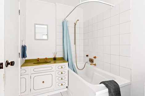 Photo of property in 1/12 Elmira Place, Browns Bay, Auckland, 0630