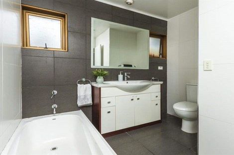 Photo of property in 9 Coromandel Crescent, Mairangi Bay, Auckland, 0630