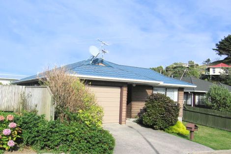 Photo of property in 1/2 Peter Button Place, Johnsonville, Wellington, 6037