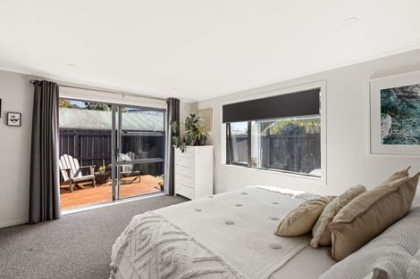 Photo of property in 27 Roby Street, Te Atatu Peninsula, Auckland, 0610