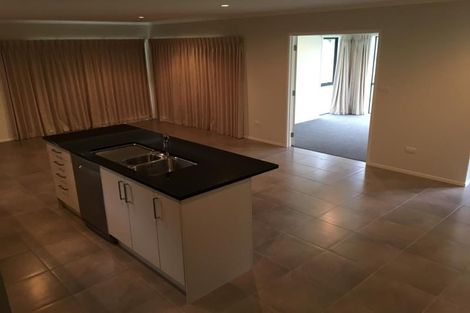 Photo of property in 33 Crabb Fields Lane, Riverhead, 0820