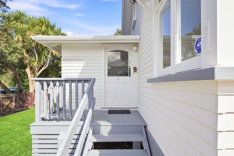 Photo of property in 1 Karewa Street, Castlecliff, Whanganui, 4501