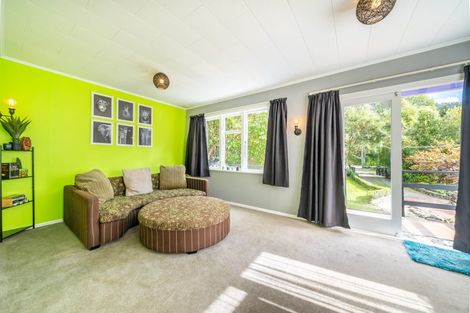 Photo of property in 49 Blue Mountains Road, Pinehaven, Upper Hutt, 5019