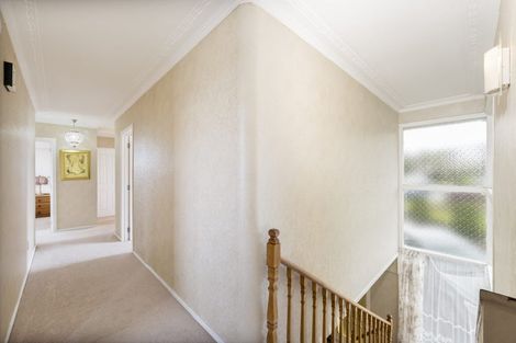 Photo of property in 8 Fowey Avenue, Te Atatu South, Auckland, 0610