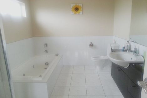 Photo of property in 4 Tsar Court, Flat Bush, Auckland, 2016