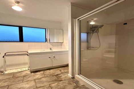 Photo of property in 19a Glenhaven Place, Te Atatu Peninsula, Auckland, 0610