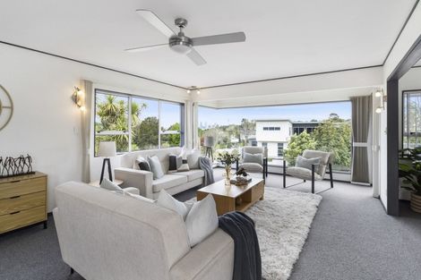 Photo of property in 5 Puawai Place, Northcote, Auckland, 0627