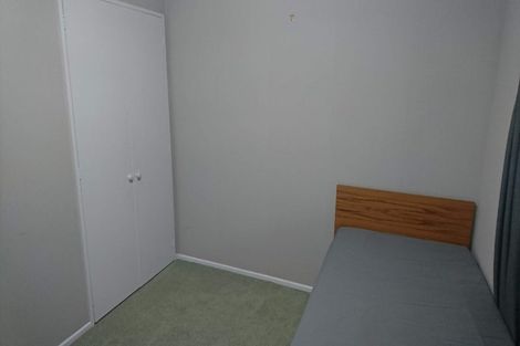 Photo of property in 21 Honeysuckle Place, Northcote, Christchurch, 8052