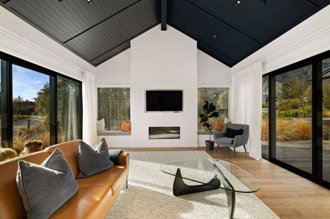 Photo of property in 2 Appin Court, Jacks Point, Queenstown, 9371
