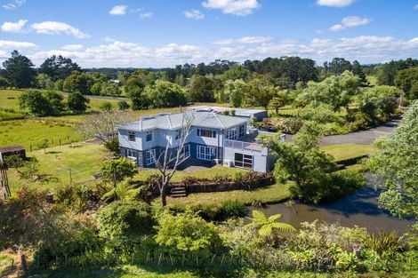 Photo of property in 59 Moontide Road, Kumeu, 0892