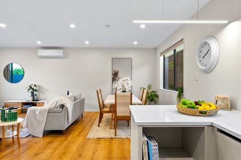 Photo of property in 112b Hutchinson Avenue, New Lynn, Auckland, 0600