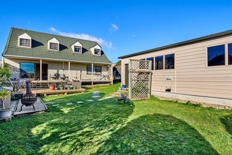 Photo of property in 6 Cleat Street, Whitby, Porirua, 5024