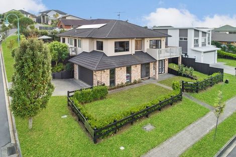 Photo of property in 2 Ellivani Rise, Pukekohe, 2120