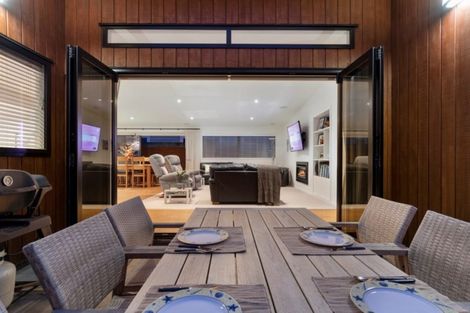 Photo of property in 33 Coast Boulevard, Papamoa Beach, Papamoa, 3118