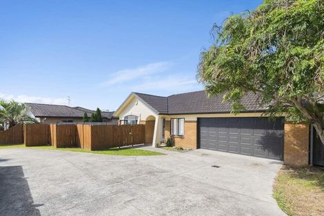 Photo of property in 18 Ballydonegan Rise, East Tamaki, Auckland, 2013