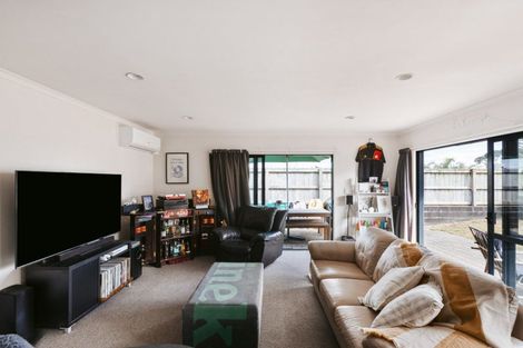 Photo of property in 6b Dickson Road, Papamoa Beach, Papamoa, 3118