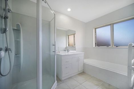 Photo of property in 178 Millhouse Drive, Golflands, Auckland, 2013