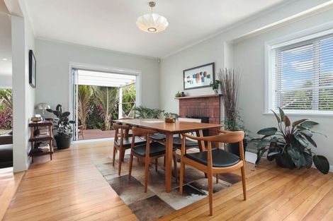 Photo of property in 2 Chatham Avenue, Mount Albert, Auckland, 1025