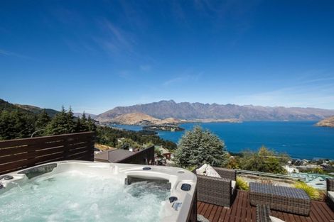 Photo of property in 9 Vanda Place, Fernhill, Queenstown, 9300